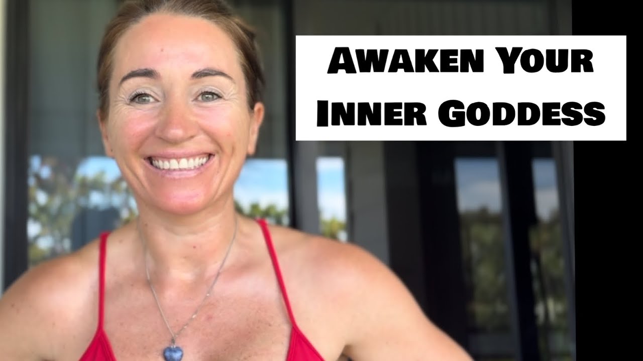 5-Minute Goddess Flow | Strength & Stretch for Women 40+ (Full Body Reset)