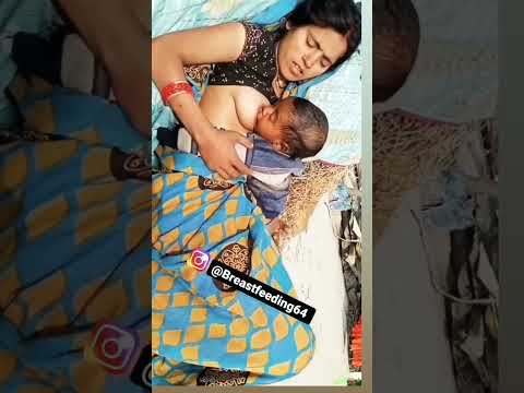 Breastfeeding ♥️ || Desi Aunty Bacche ko doodh pilate huye #mother Bure Khayal Waledoorrahe #shorts