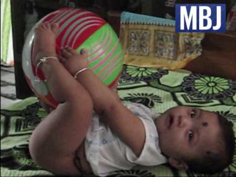 amazing-football-balancing-video-by-baby