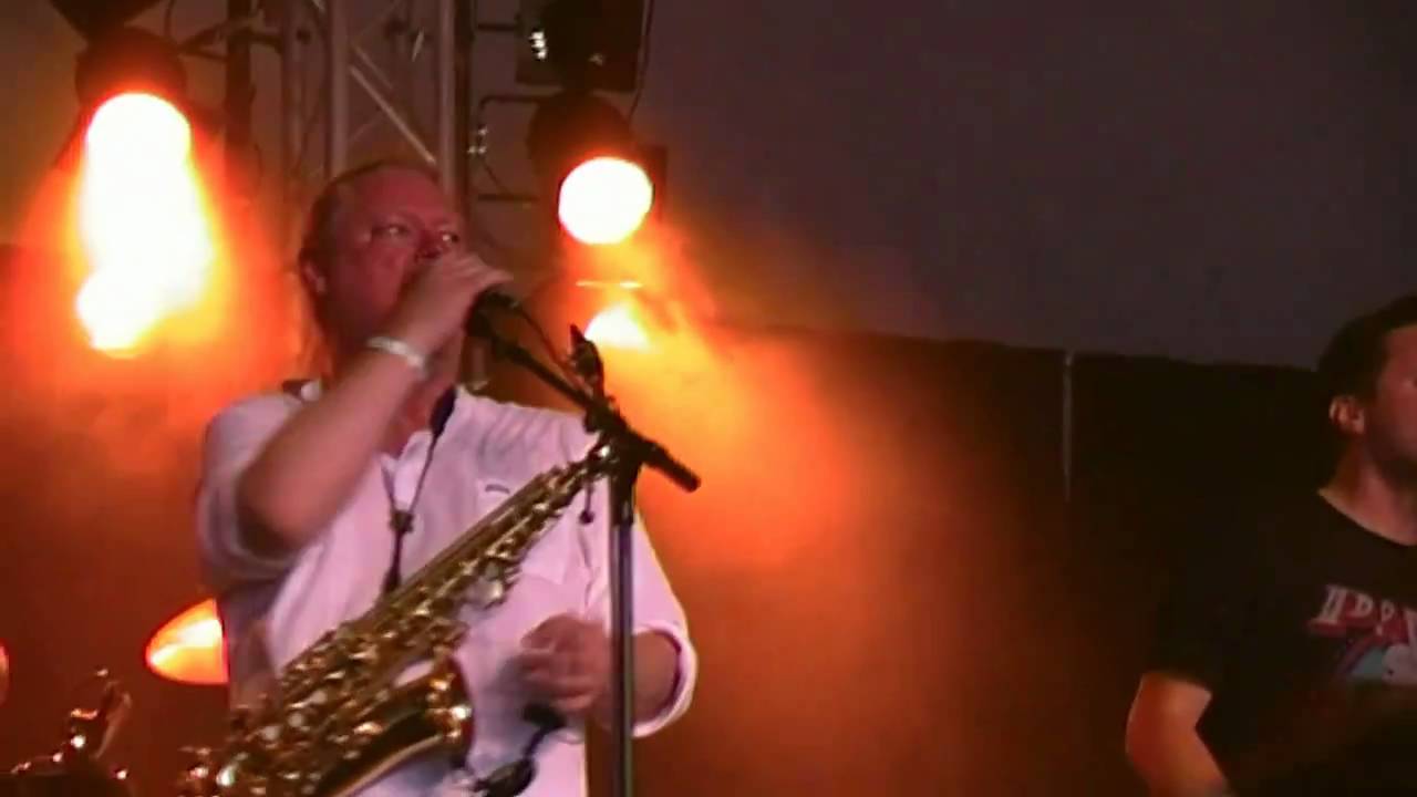 Andra Generationen - Siki Baba and Caje Sukarije at Lowlands Festival 2010.MP4