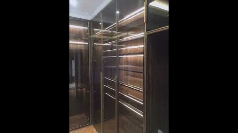 Cánh kính tủ áo màu xám khói, nhôm vàng, tay nắm 1,2m. Hotline: 0356 237231