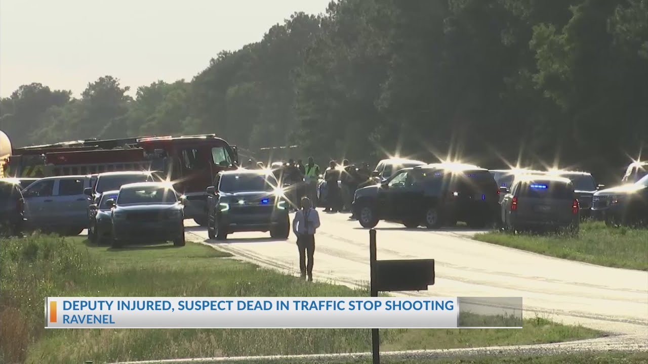 Deputy injured, suspect dead in Charleston traffic stop shooting - YouTube