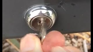 📬🔑How to free a Stuck lock. Amazing result! Key won't turn in lock. Jammed key mailbox letterbox