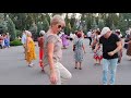 Девочка в платье 👗 из ситца Танцы в парке Горького Харьков Август 2021