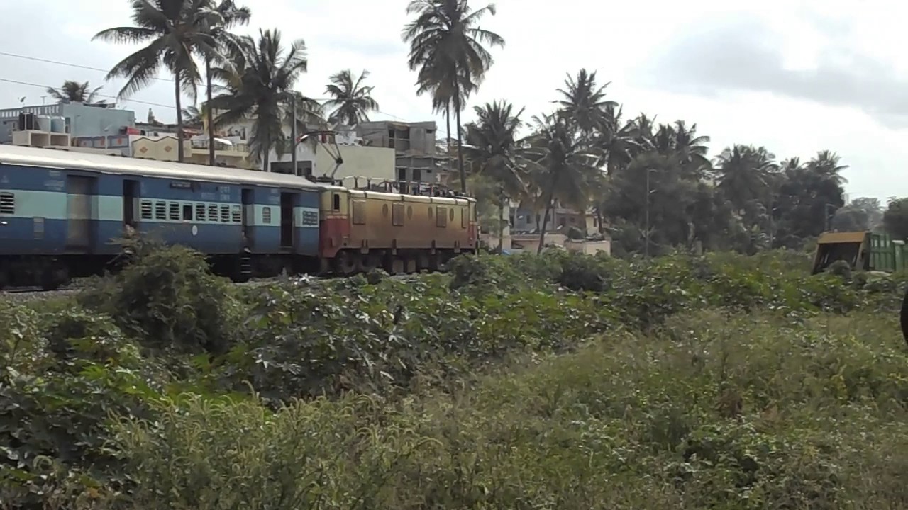 Surprise Link BSL WAM4 Twin  Hauling with Lucknow- YPR Express