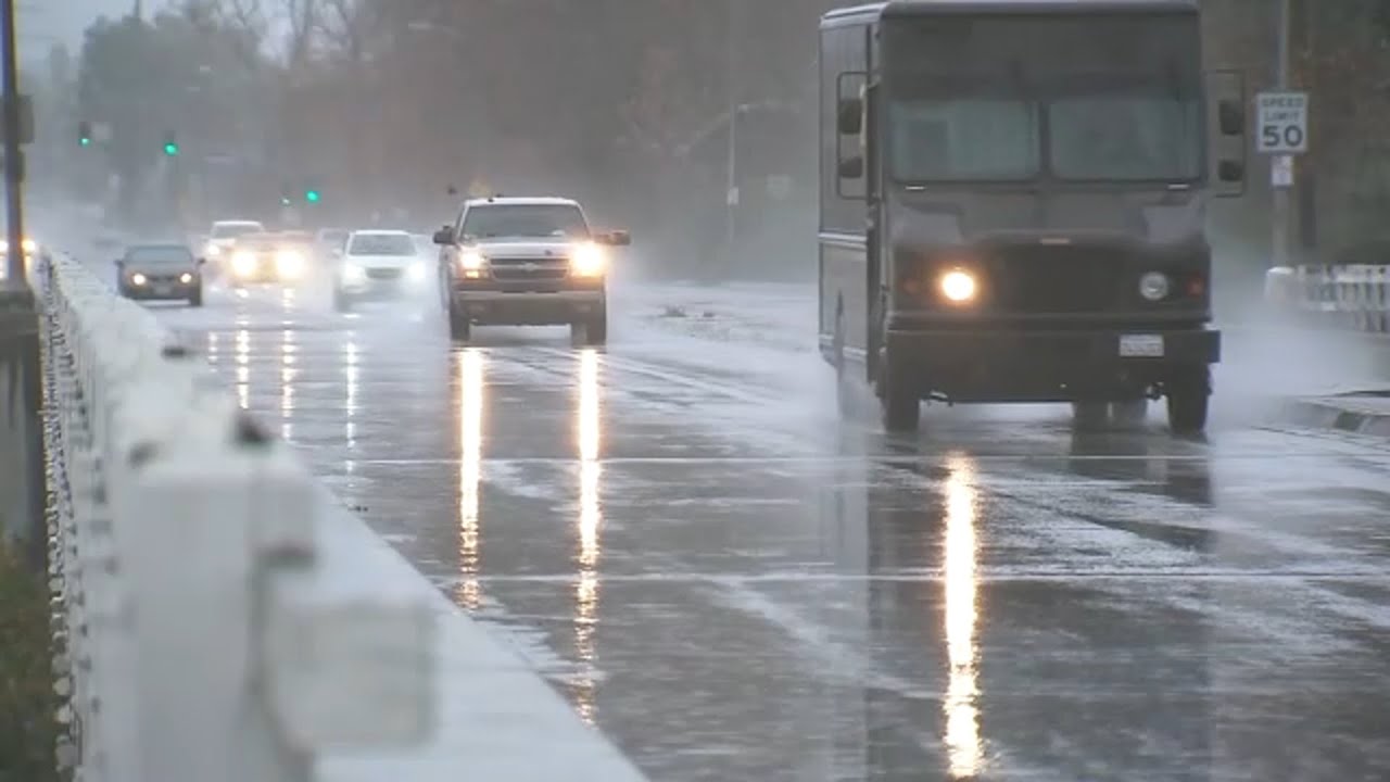 Timeline of when rain will hit SoCal, what to expect this weekend - YouTube