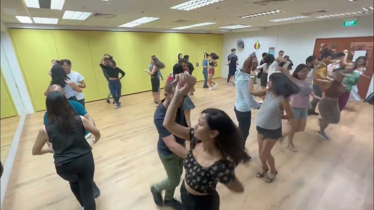 Caliente Dance Studio Singapore Salsa Social dance class demo Oscar D'Leon - Detalles Caliente Dance Studio Singapore Salsa Social dance class demo Oscar D'Leon - Detalles