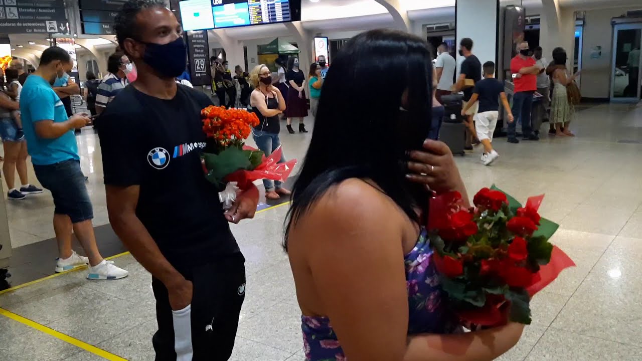 Emocionante reencontro de mãe e filha 35 anos sem se ver 😭.