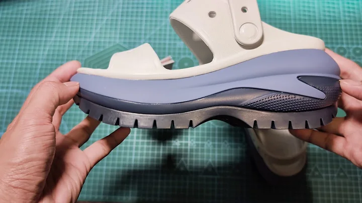 Crocs Mega Crush Matte Sandal