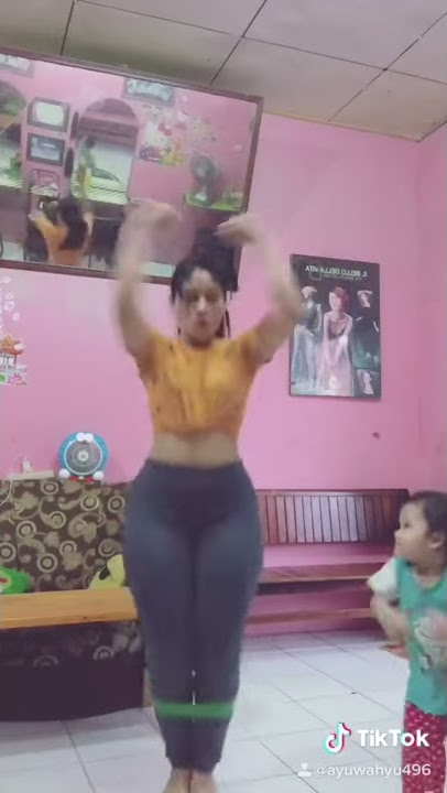 Olahraga sambil main tik tok auto semangat