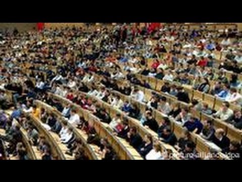 Hopelessly overcrowded - German universities | People & Politics