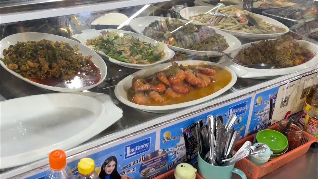 Orussey Street Food Tour/ Beef Luc Lac For Lunch + More Delicious Foods , Phnom Penh, Cambodia