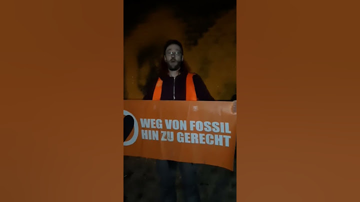 "Schreibt Geschichte anstatt Klausuren!" Farbattake Uni Wuppertal #letztegeneration