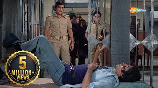 Amar Akbar Anthony - Drama Scene - Vinod Khanna - Amitabh Bachchan - Anthony Dares Amar