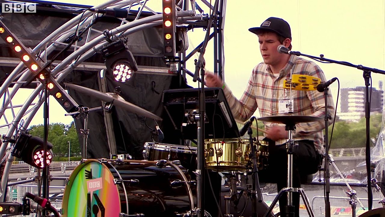 introducing my family Man of Moon - When I Wake (live at The Quay)