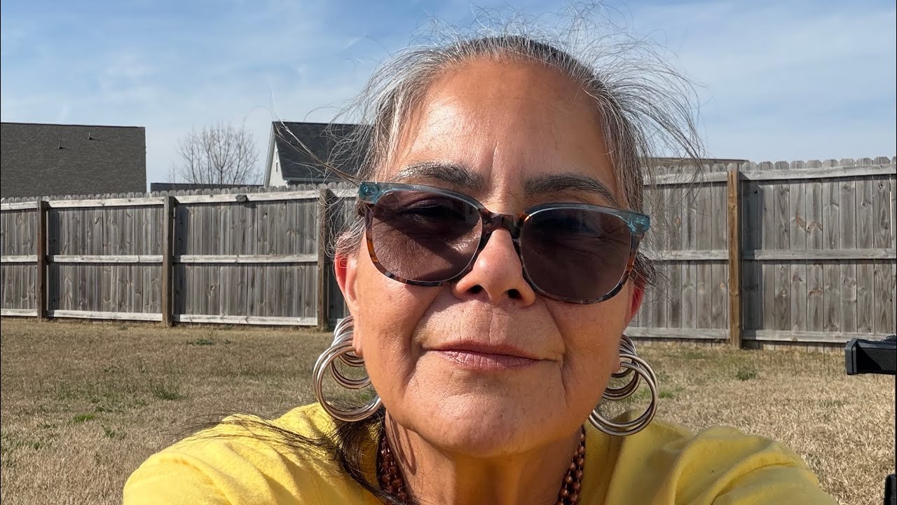 Представляю вам мою младшую дочь, её жену, любовь, семью и наш дальнейший путь 💛🌻