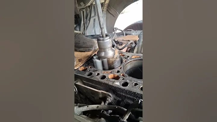 Sleeve Honing #cummins #engine #6clyinder #electronic #bs-6 #autoworkshop #jcb #107m.m #piston