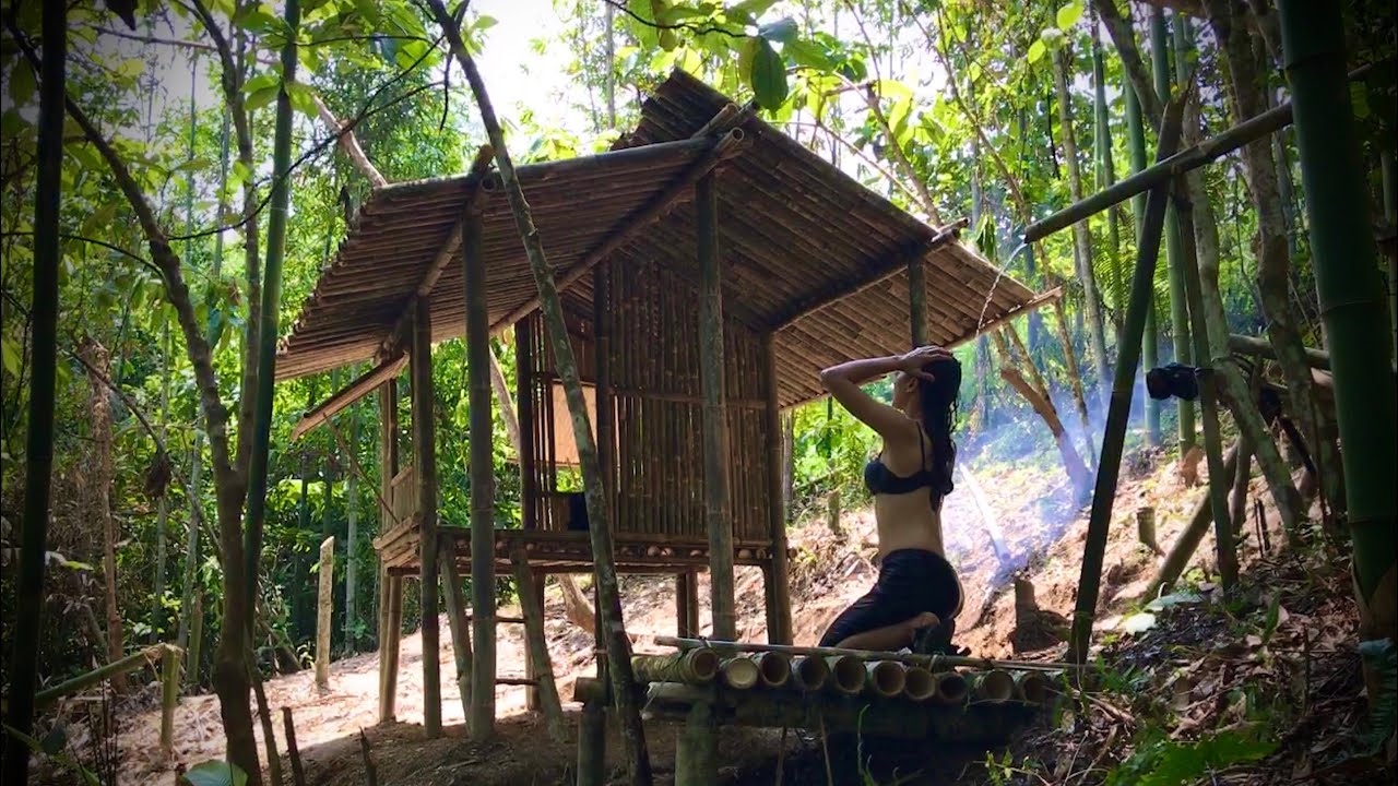 Asian girls survive  live alone  make bamboo houses