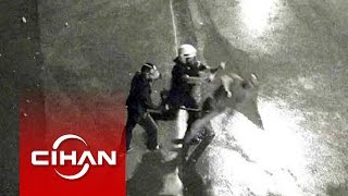 Download lagu Gezi 39 de felç eden dayağın görüntüsü aranırken bir dayak olayı daha ortaya çıktı Gezi 39 de felç eden dayağın görüntüsü aranırken bir dayak olayı daha ortaya çıktı