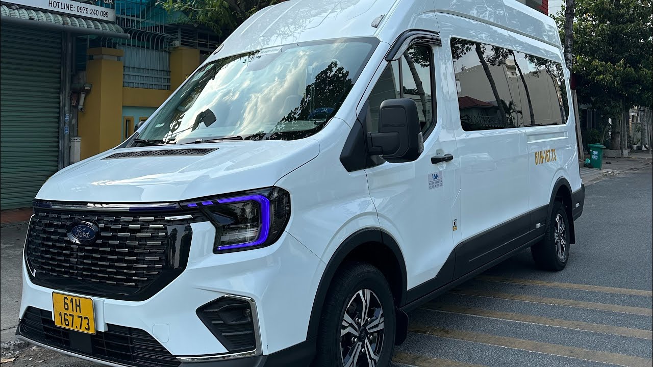 Ford transit 2024 ODO 50.000km cty xuất hoá đơn cô chú anh chị em mình cần mua sử dụng lh 0849883989