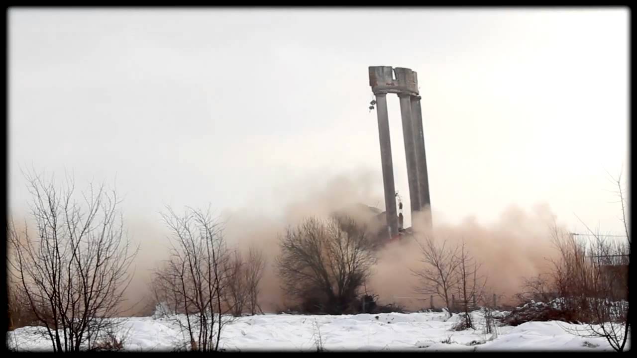 Demolition of old water tower. - YouTube
