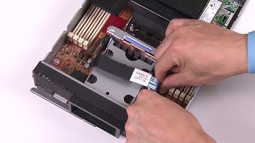 Lenovo ThinkSystem SN550 V2 installing an EDSFF drive backplane assembly