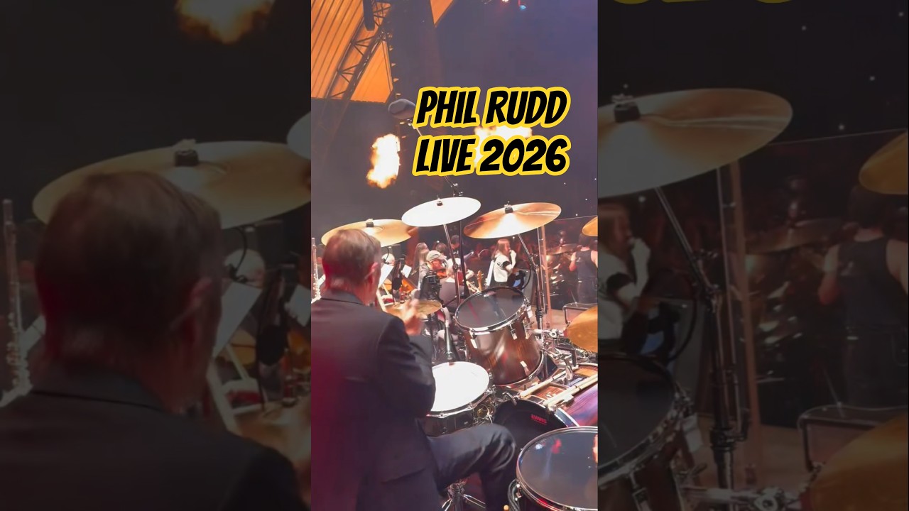 AC/DC legend Phil Rudd performs Thunderstruck with orchestra ⚡🎻 #ACDC #Thunderstruck #NewPlymouth