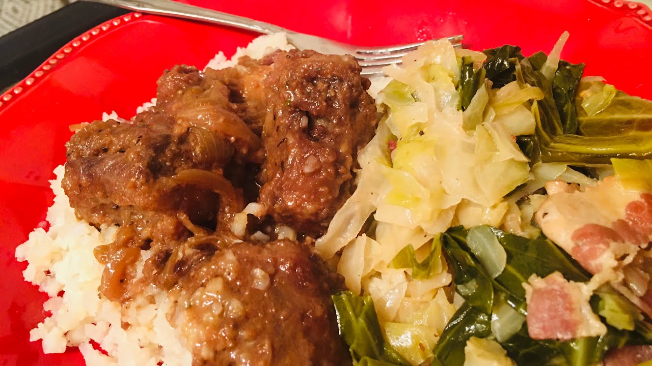 Smothered oxtails, cauliflower rice, cabbage with bacon YouTube