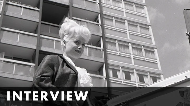 SPARROW'S CAN'T SING - Interview with Murray Melvi...