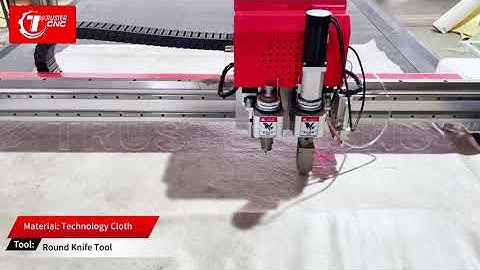 Single-layer technical fabric cutting machine with circular blade
