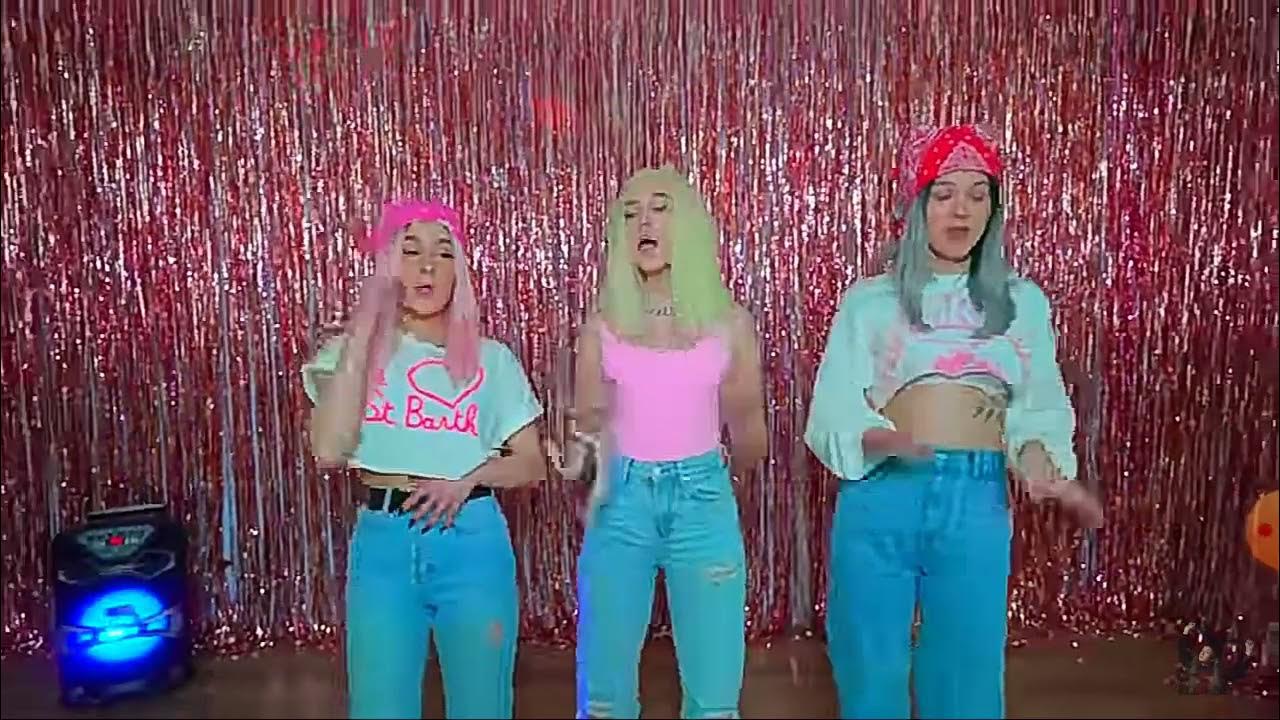 Включи леди настю. Включи леди настю. Черлидерши банни из леди дианы. Включи леди настю. Включи леди настю.