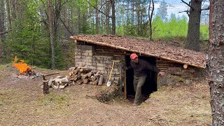 Building a secret underground shelter from an old abandoned bunker. Bushcraft in the wild.