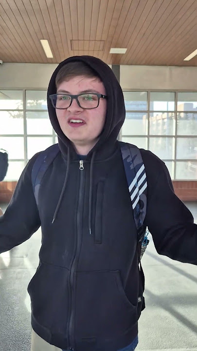 LOOK WHO I FOUND AT UNIVERSITY STATION. ITS @masersmarty  WHO WAS THE ONE WHO SAT IN #2044