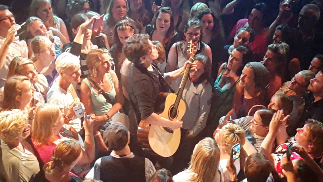 Michael Patrick Kelly  One more Song/ Knockin on heavens door  10.06.16 Zwolle