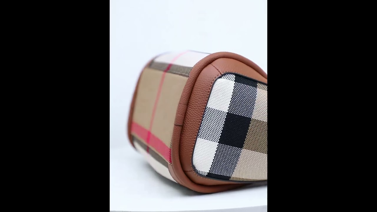 New Retro Checkered Women's Handbag Fashionable and Advanced Large Capacity Canvas with Cowhide