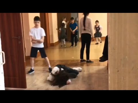 Школьница теряет сознание