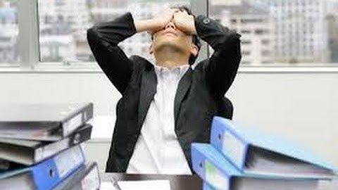 What is a difference between Resource Leveling and Resource Smoothing