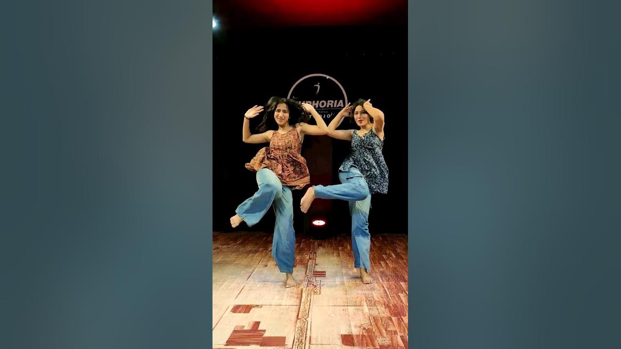 Rangilo Maro Dholna | Dance Challenge | Rashi X Shraddha | The Euphoria Studio #rangilomarodholna Rangilo Maro Dholna | Dance Challenge | Rashi X Shraddha | The Euphoria Studio #rangilomarodholna