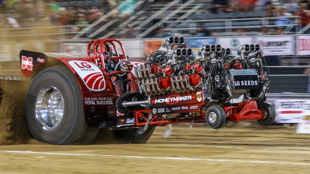 Tomah wisconsin tractor pull