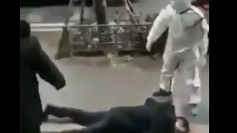 CAUGHT ON CAMERA: Infected people fall down on streets due to virus? - DayDayNews