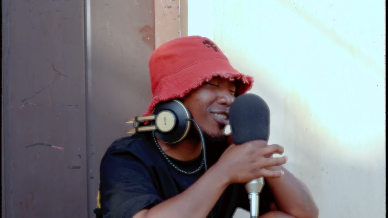 King Sweetkid - ryd Live Performance auf YouTube ansehen King Sweetkid - ryd Live Performance auf YouTube ansehen