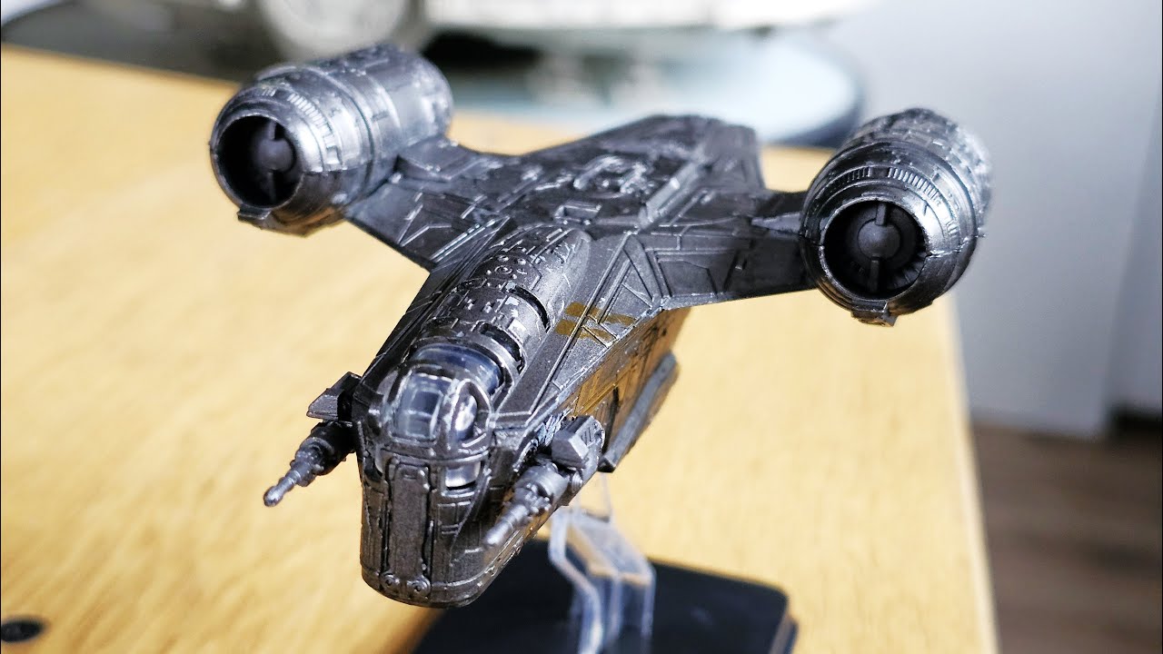 5. Star Wars Starships & Vehicles: Razor Crest - DeAgostini