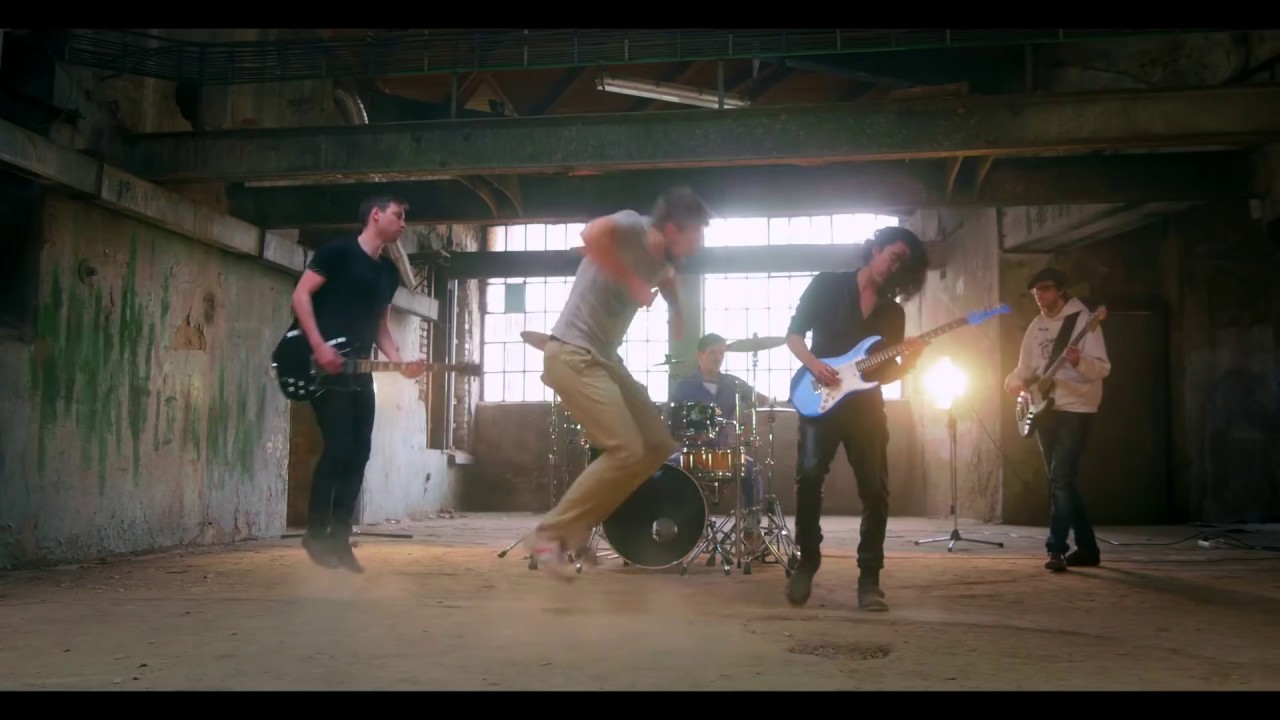 Hochi & East - Tsunami of Colour (official music video)