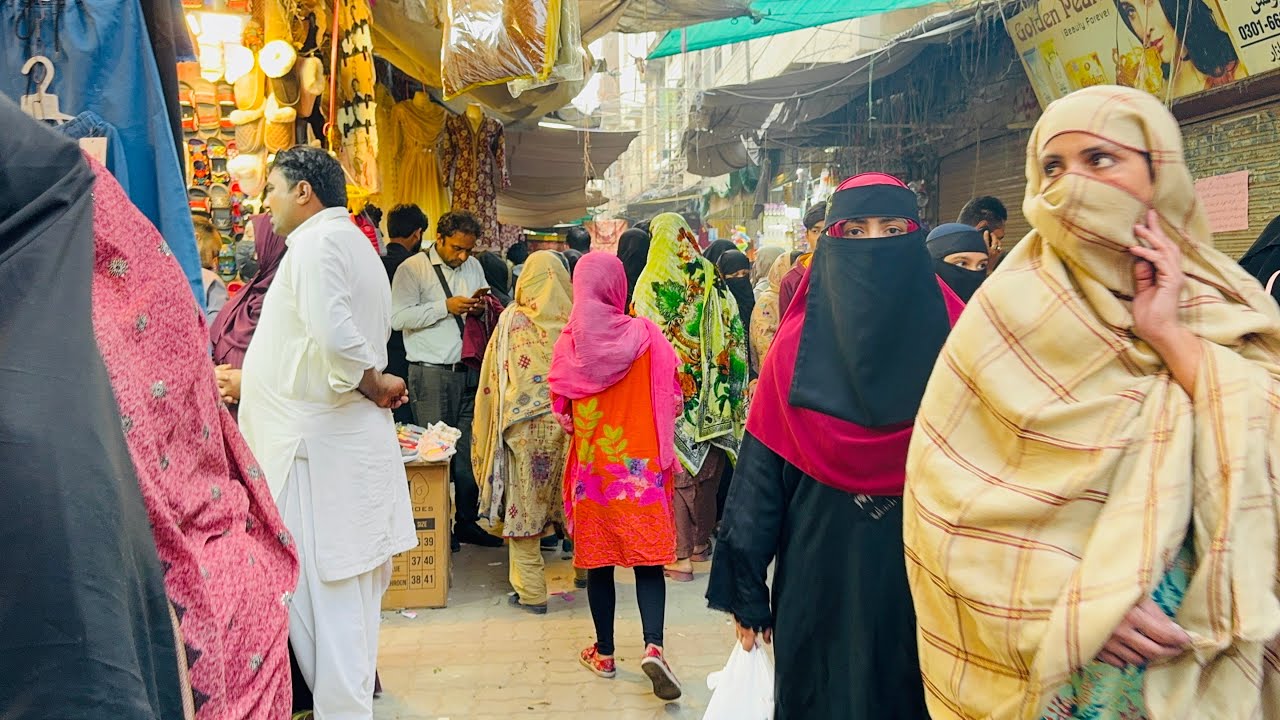 Pakistan’s Busiest Bazaar Daska Bazaar Street Walk | Real Sounds, Real People, Real Pakistan in!