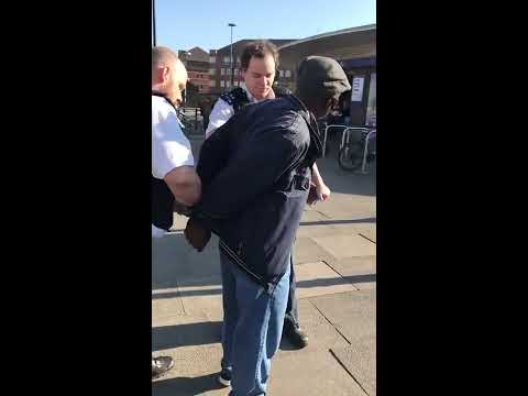 "Don't take my Bible away!" Street preacher arrested in London