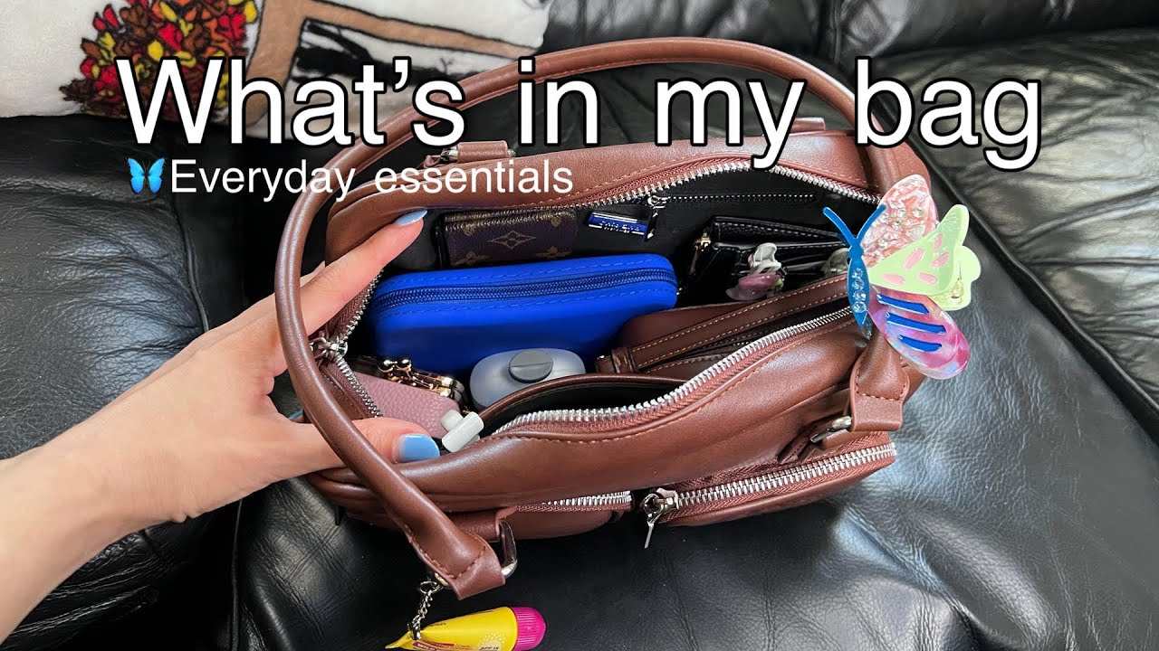 What's in my Bag? These are the essentials🦋