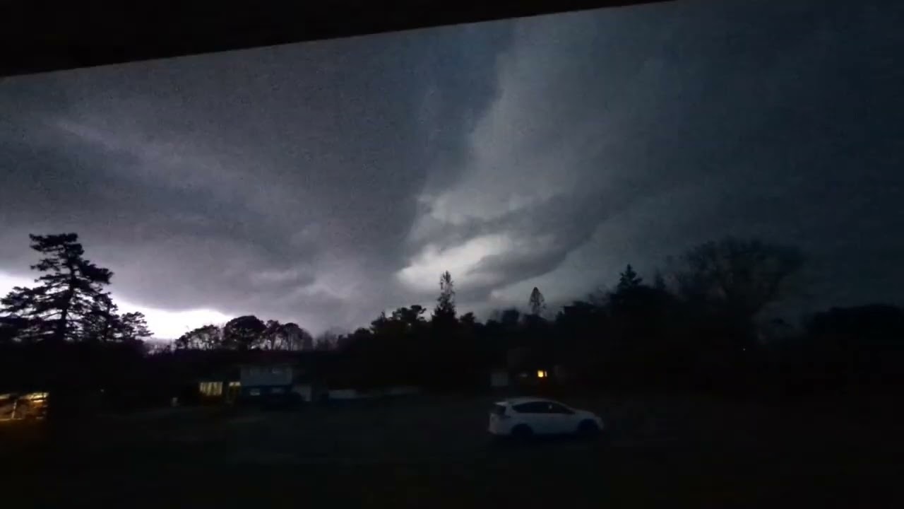 Possible tornado in the Ramtown section of Howell NJ.