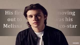 BIOGRAPHY OF NICK ROBINSON