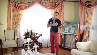 Video thumbnail of "Juan Camilo Le Hace Falta un Beso Video Oficial 2014"