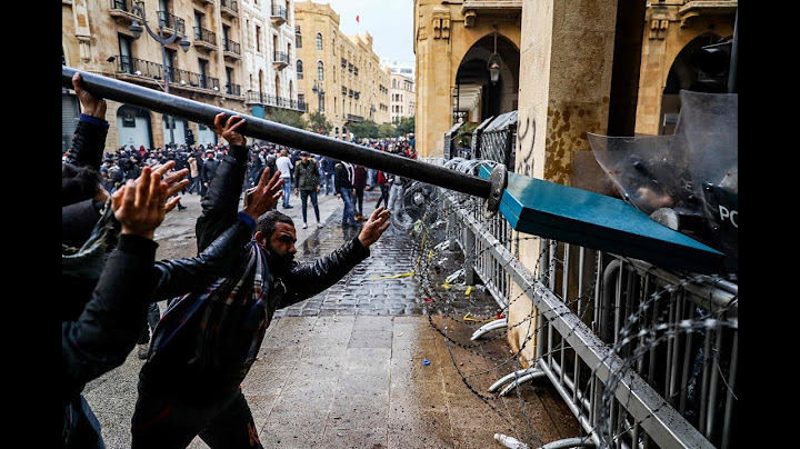 Protesters square off against Lebanon security forces